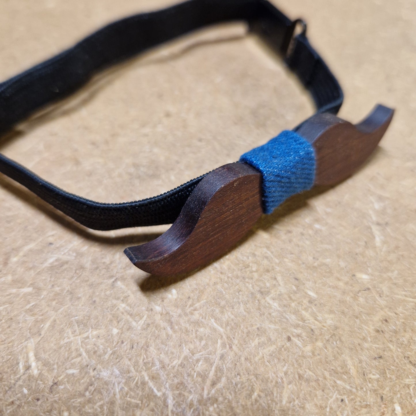 Nœud papillon moustache enfant